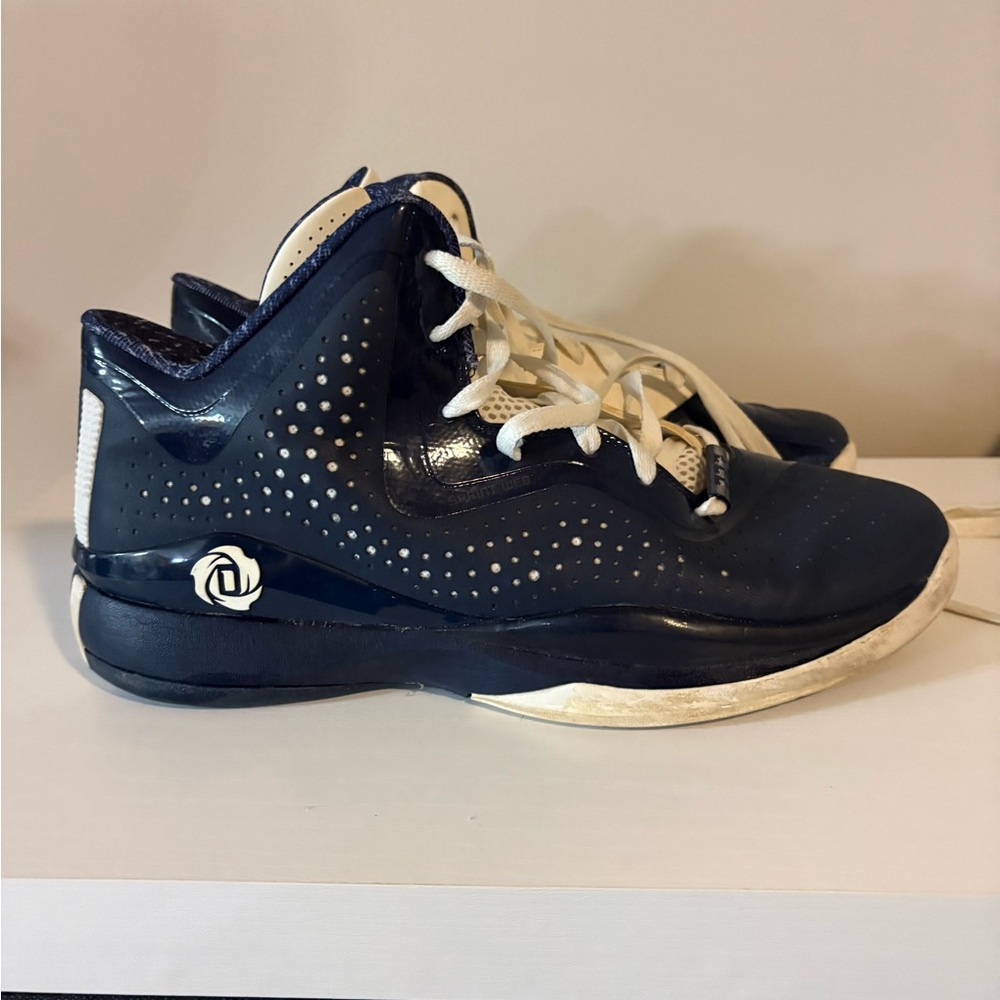 Adidas D Rose Men’s Size 12 Navy and White Basketball Shoes